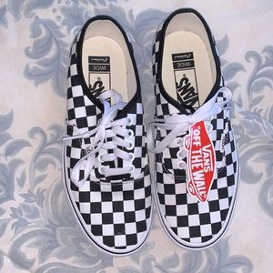 🏁 Brand New Checkered Vans! 🏁